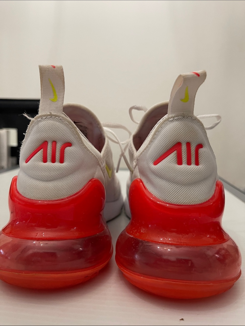 NIKE AIR MAX 270 RUNNING SNEAKERS WOMENS SIZE 8 - Picture 3 of 14